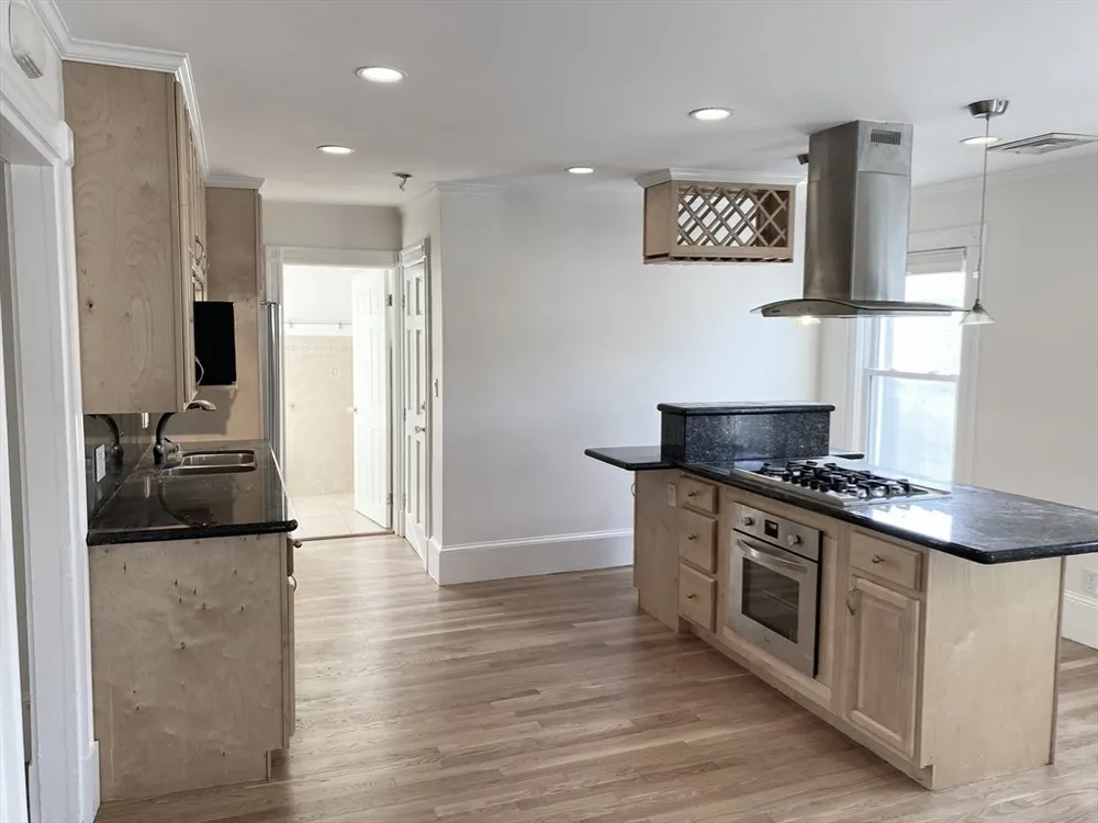 8 White Ave, Brookline, MA 02467