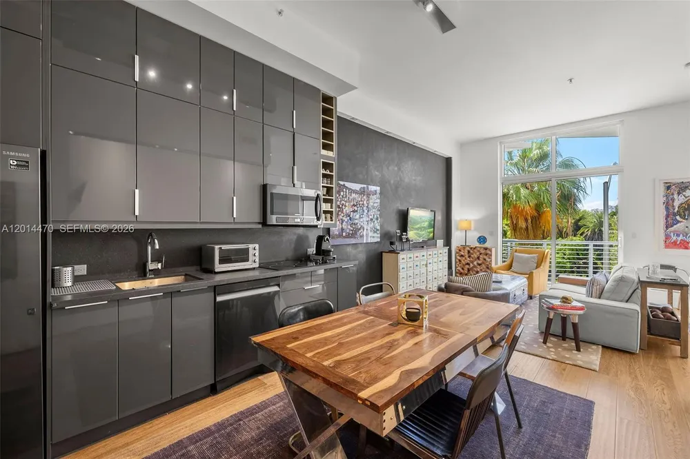 2001 Meridian Ave, Miami Beach, FL 33139
