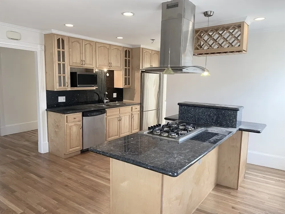 8 White Ave, Brookline, MA 02467