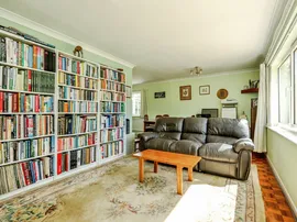 Darfield Close, Rossington, DONCASTER thumb 3