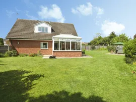 Darfield Close, Rossington, DONCASTER thumb 2