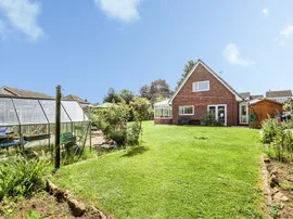 Darfield Close, Rossington, DONCASTER thumb 3