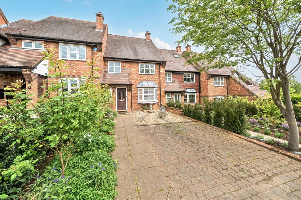 Lodge Gardens, Harpenden, AL5 photo 12