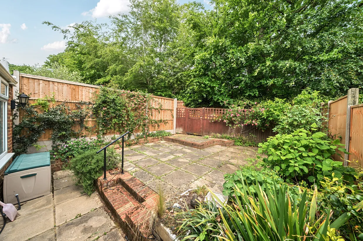 Lodge Gardens, Harpenden, AL5 photo 19