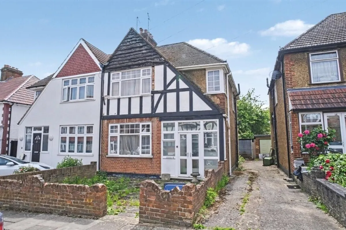 Glendale Gardens, WEMBLEY