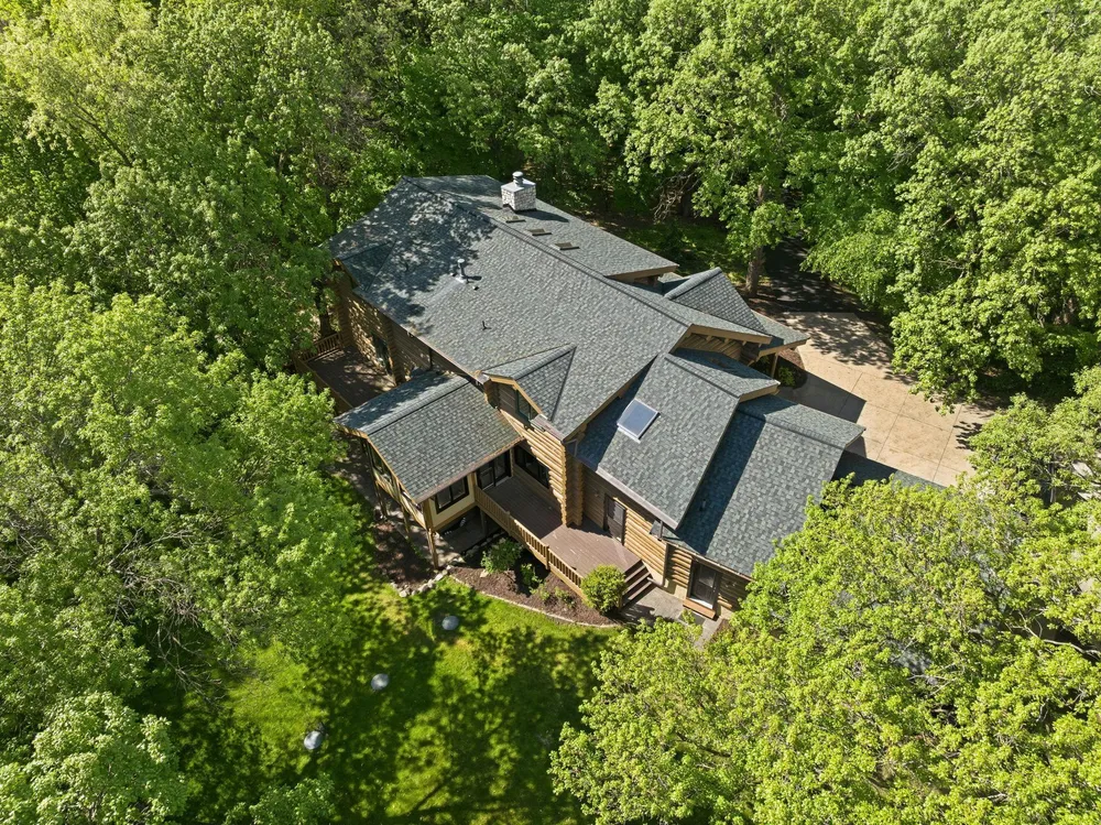 2050 Oakwood Ridge, Chanhassen, MN 55317