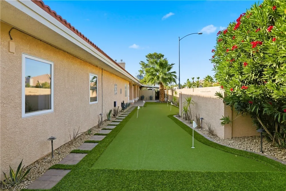1940 Jasmine Joy Ct, Las Vegas, NV 89117