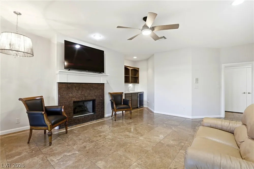 1940 Jasmine Joy Ct, Las Vegas, NV 89117
