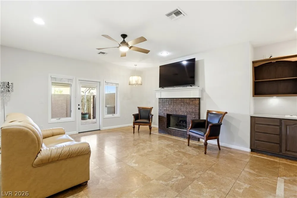 1940 Jasmine Joy Ct, Las Vegas, NV 89117