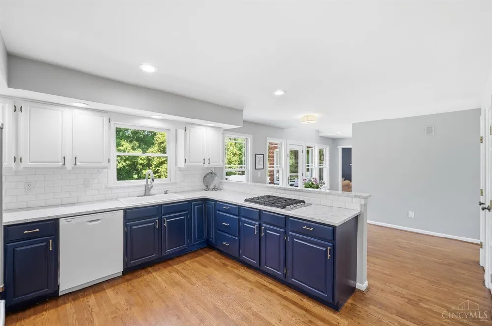 753 Huntersknoll Ln, Cincinnati, OH 45230