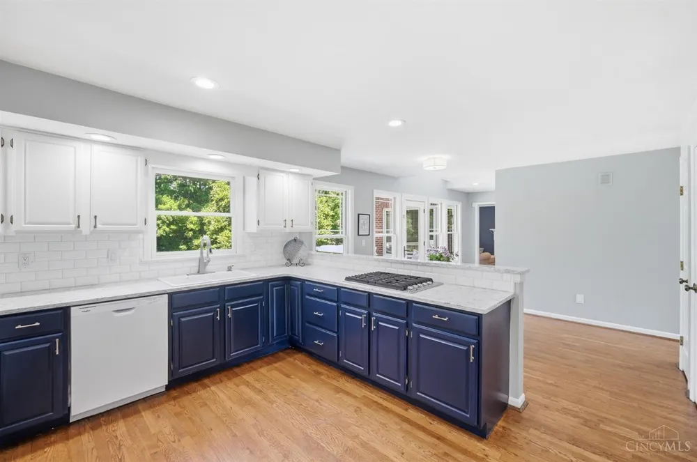 753 Huntersknoll Ln, Cincinnati, OH 45230