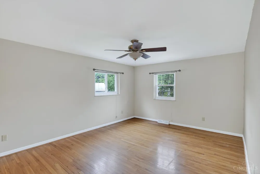 1987 Fossway Ct, Cincinnati, OH 45230