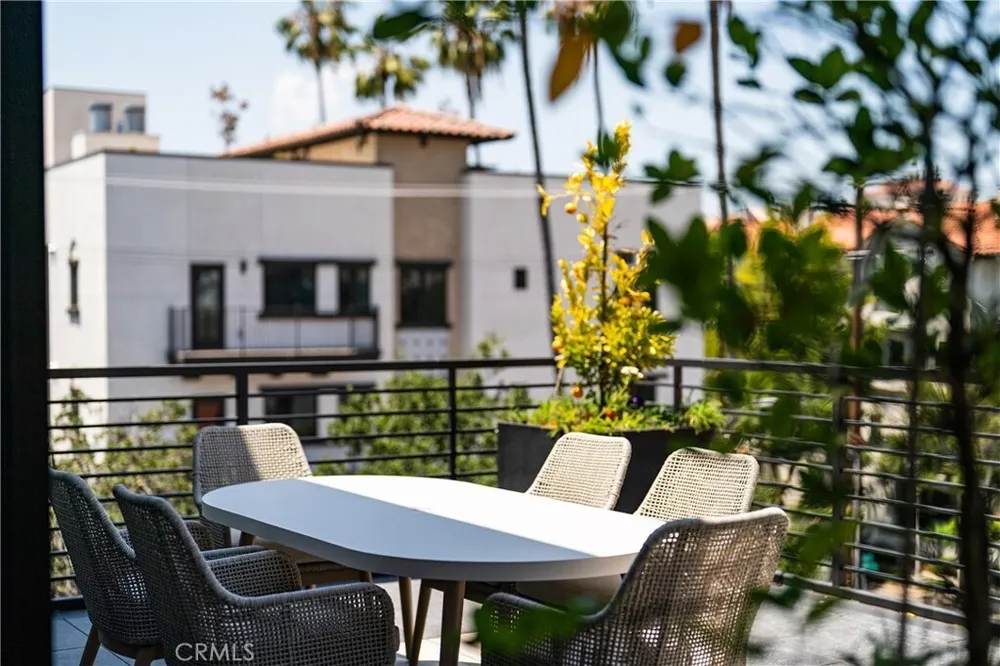 150 S Oak Knoll Ave, Pasadena, CA 91101