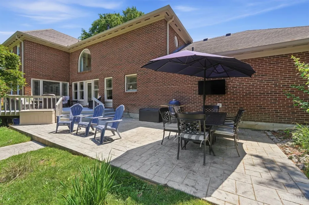 753 Huntersknoll Ln, Cincinnati, OH 45230