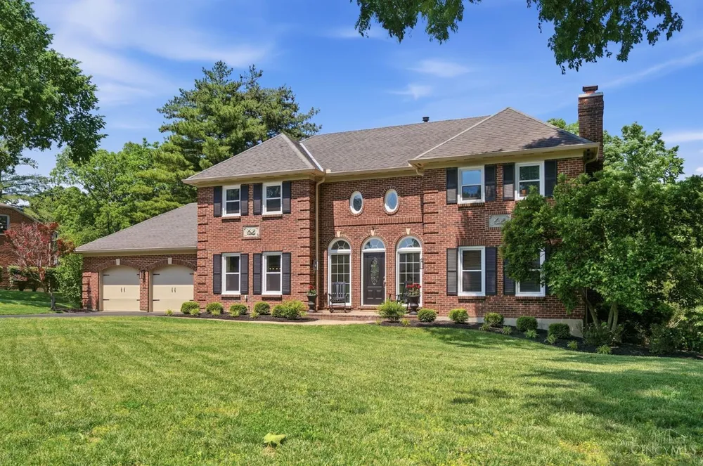 753 Huntersknoll Ln, Cincinnati, OH 45230