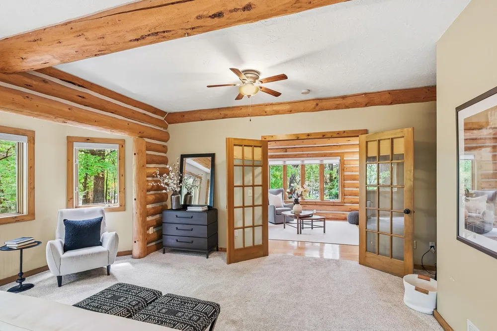 2050 Oakwood Ridge, Chanhassen, MN 55317