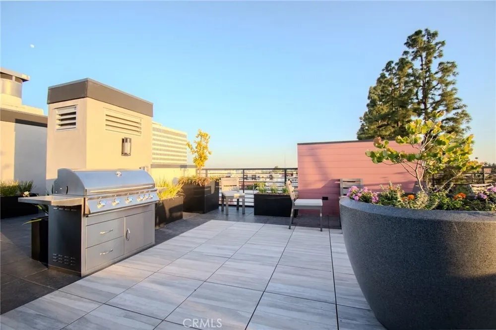 150 S Oak Knoll Ave, Pasadena, CA 91101