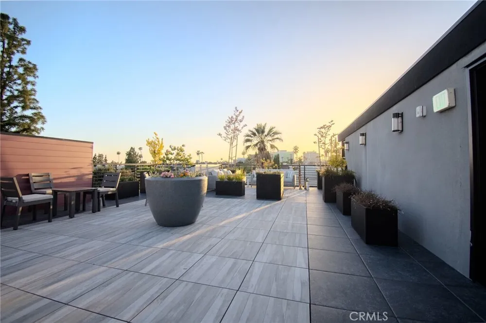 150 S Oak Knoll Ave, Pasadena, CA 91101