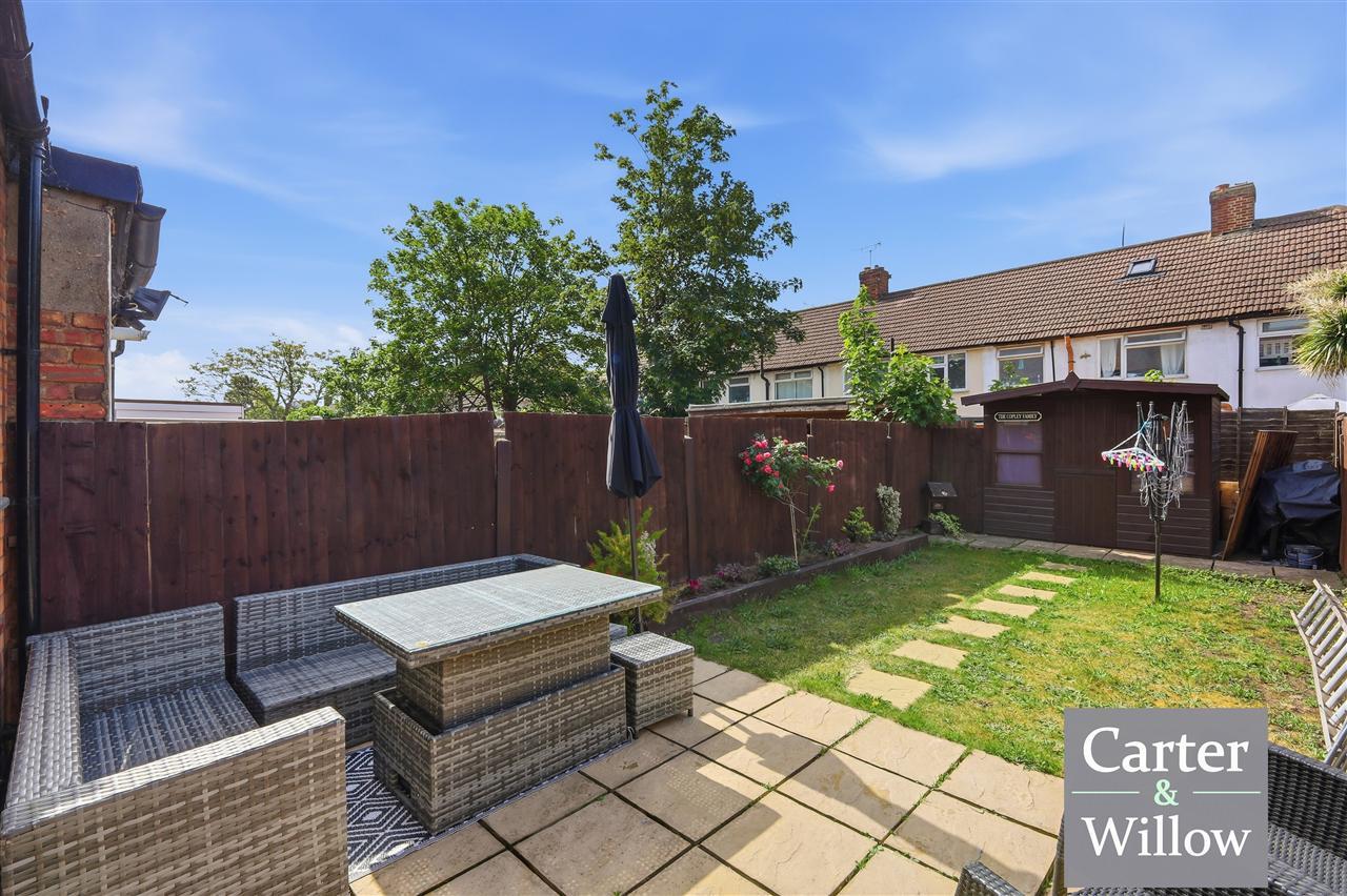 Oval Road South, Essex Image 12