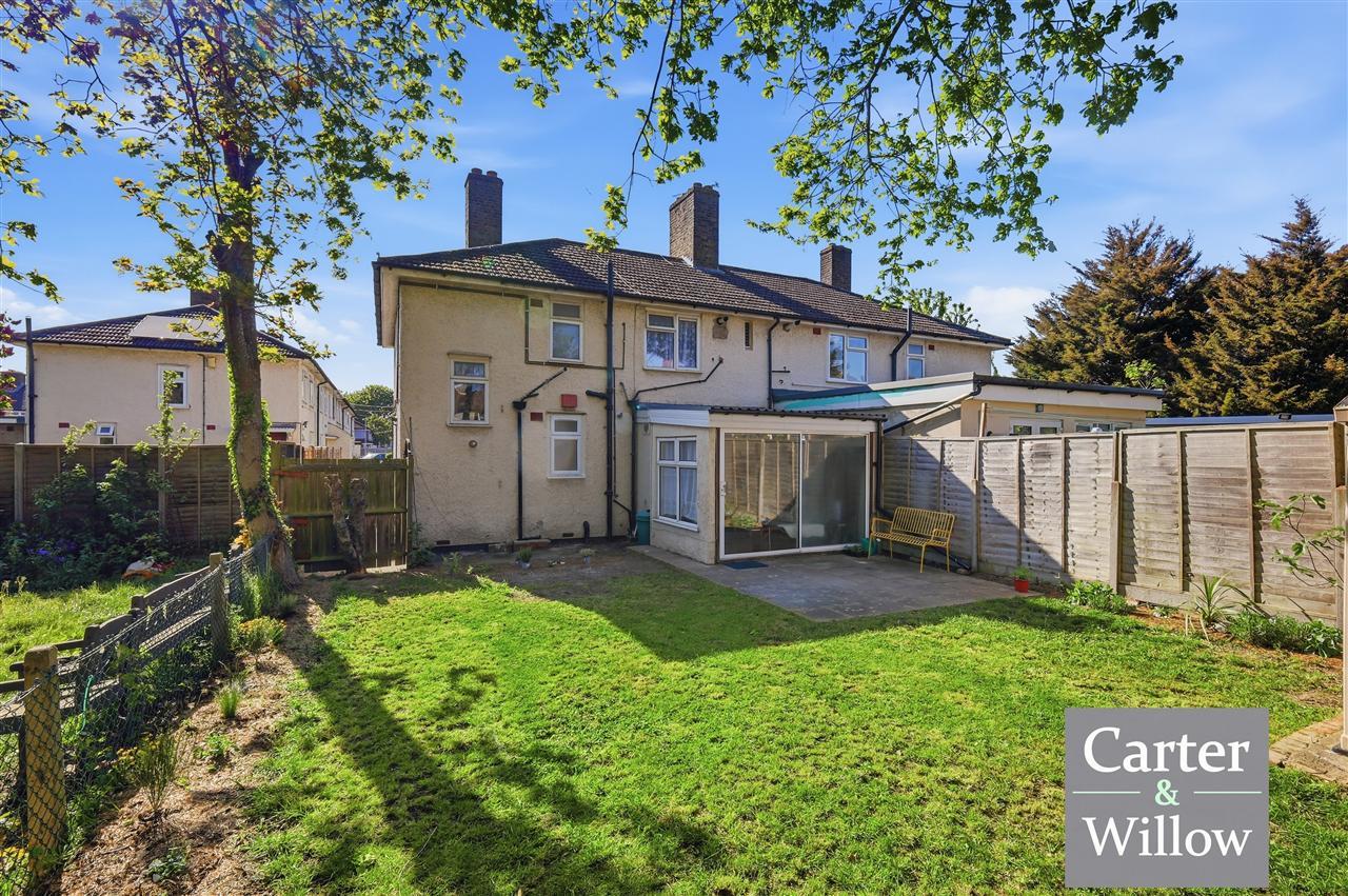 Rugby Gardens, Dagenham, Essex Image 16