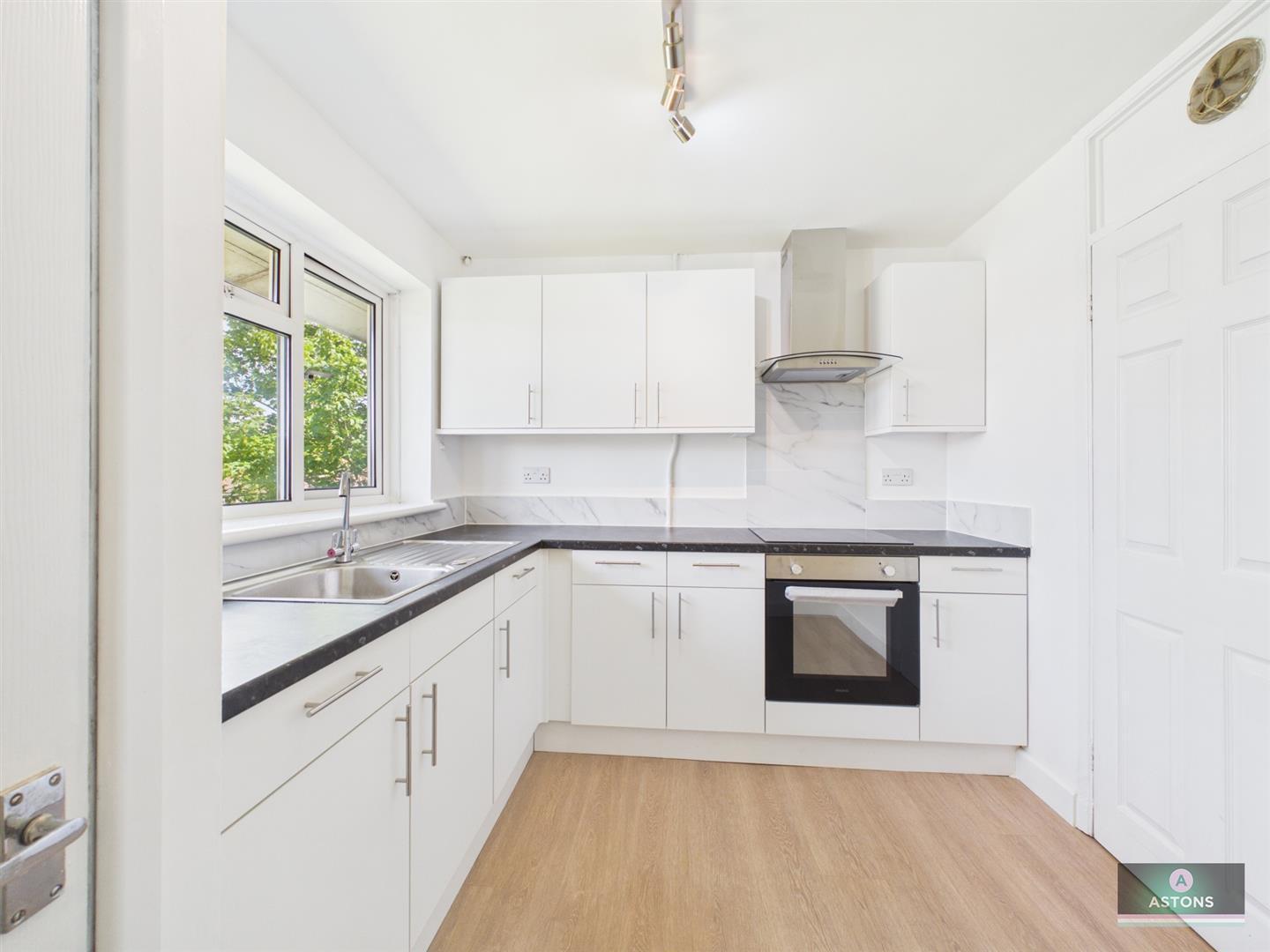 Oak Way, Northgate Image 3