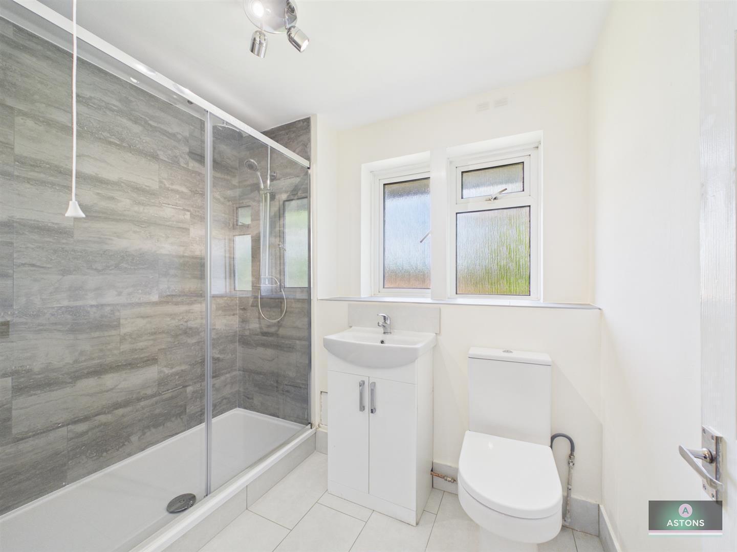 Oak Way, Northgate Image 4