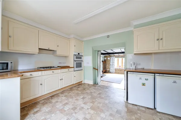 Chase Park Road, Yardley Hastings, NN7 photo 4