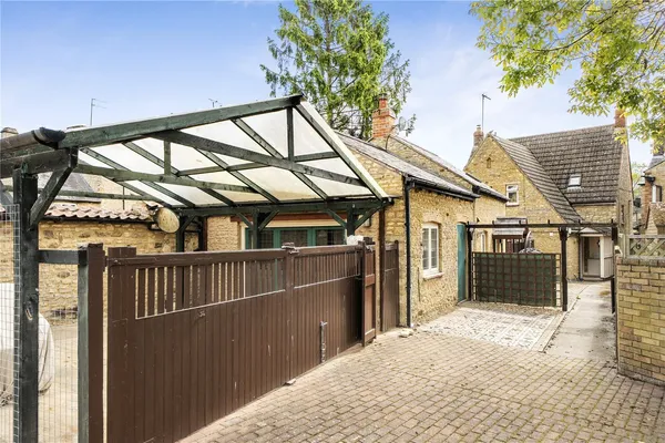Chase Park Road, Yardley Hastings, NN7 photo 23