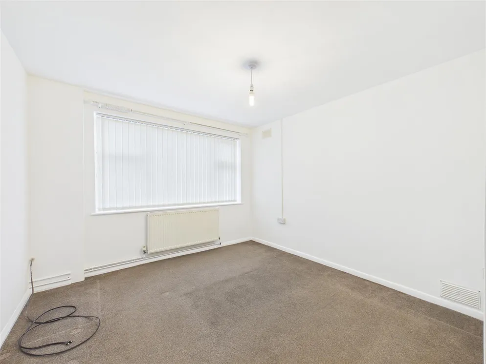 Property carousel item 4