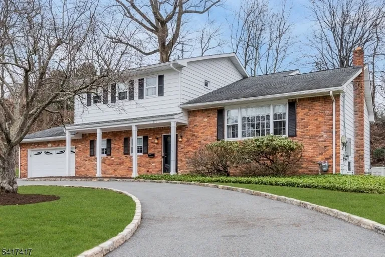 151 Kingwood Dr, Little Falls, NJ 07424