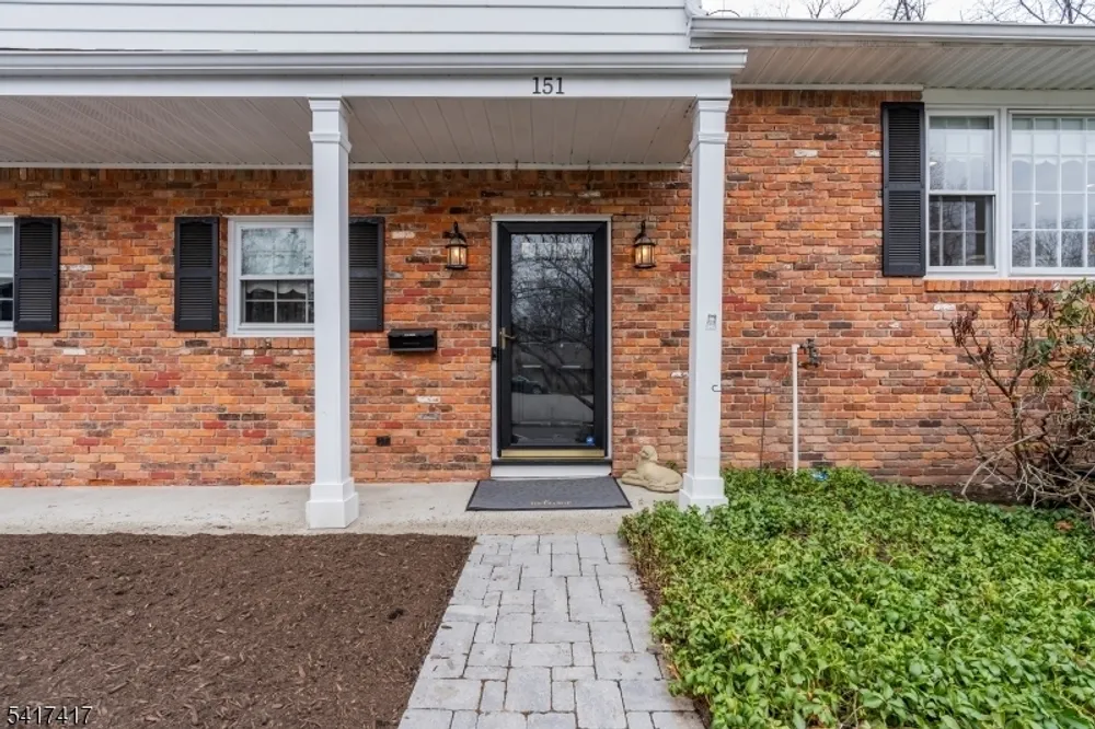 151 Kingwood Dr, Little Falls, NJ 07424