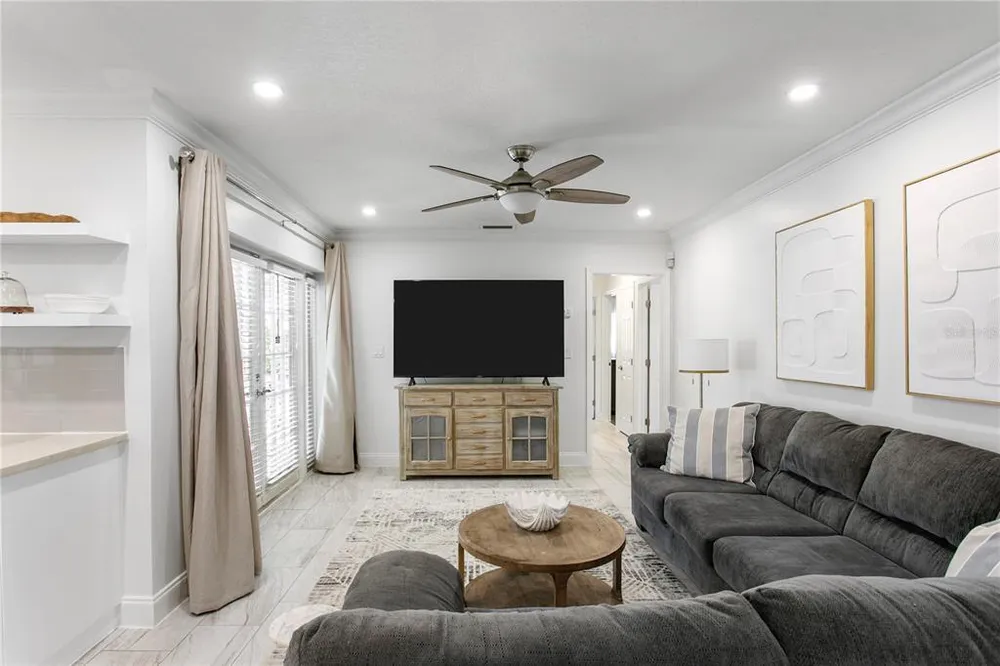 5103 W Cleveland St, Tampa, FL 33609