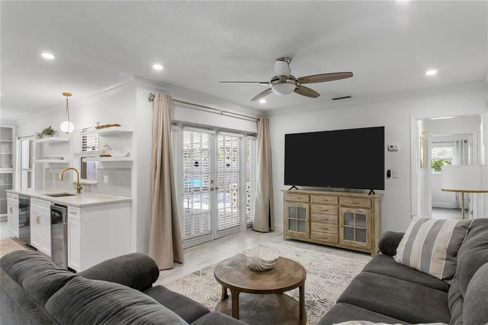 5103 W Cleveland St, Tampa, FL 33609