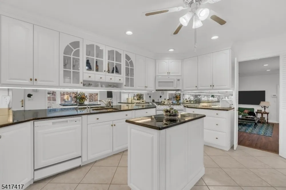 151 Kingwood Dr, Little Falls, NJ 07424