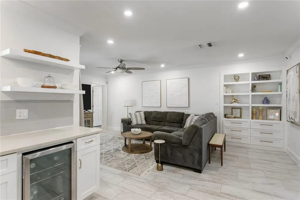5103 W Cleveland St, Tampa, FL 33609