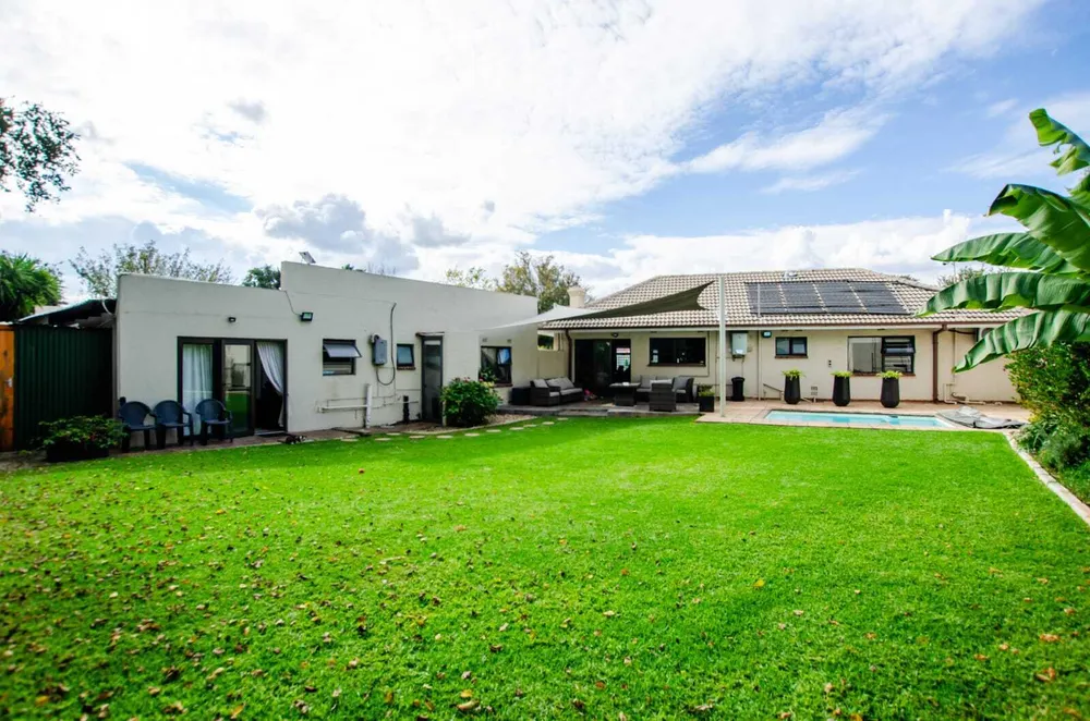 View image gallery of South Africa, Gauteng, Buurendal, Klipplaat Drive, 14