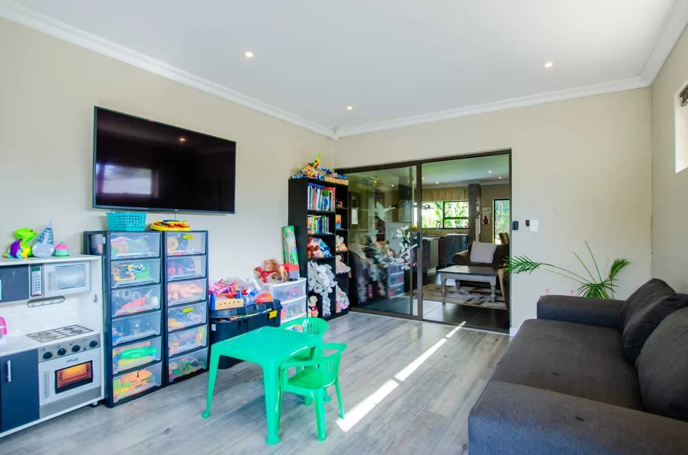 South Africa, Gauteng, Buurendal, Klipplaat Drive, 14