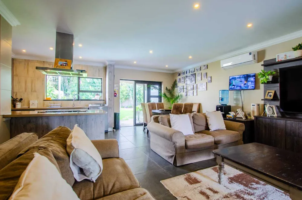 South Africa, Gauteng, Buurendal, Klipplaat Drive, 14