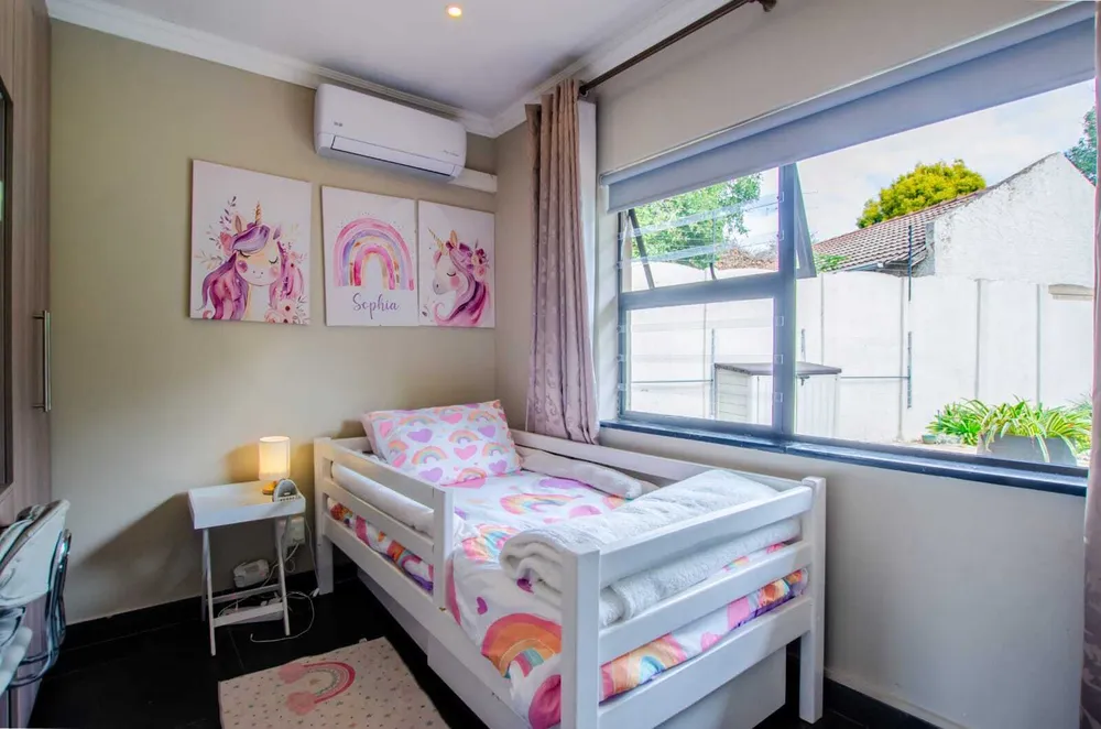 South Africa, Gauteng, Buurendal, Klipplaat Drive, 14