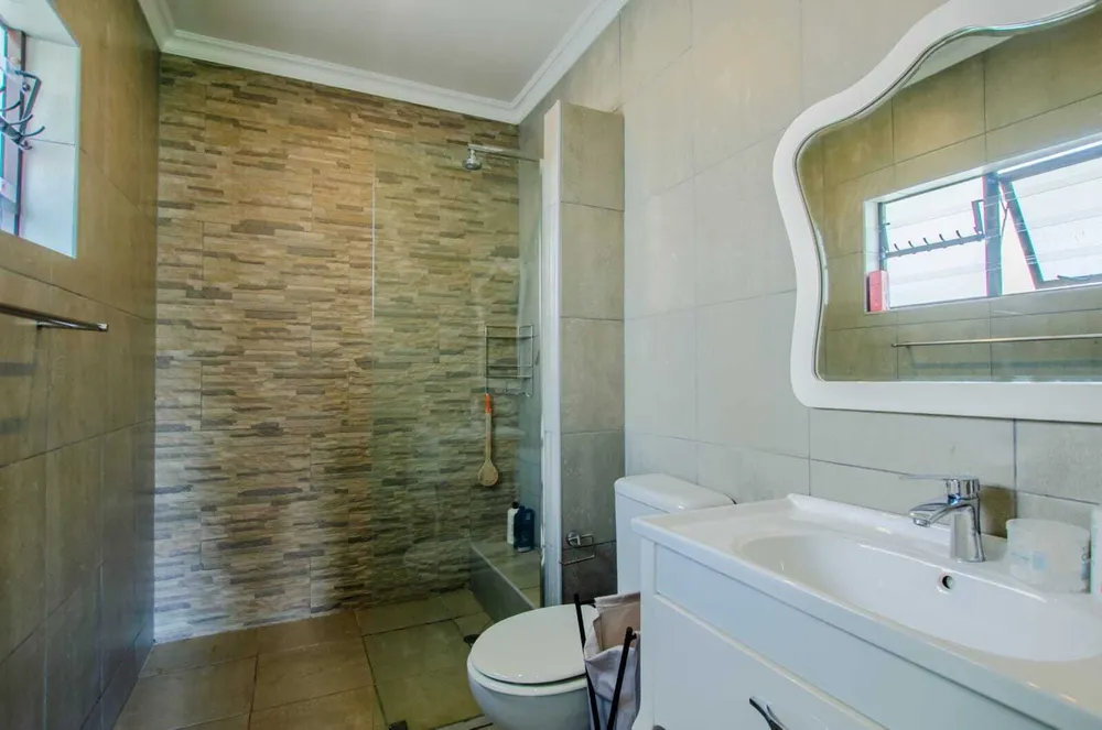 South Africa, Gauteng, Buurendal, Klipplaat Drive, 14