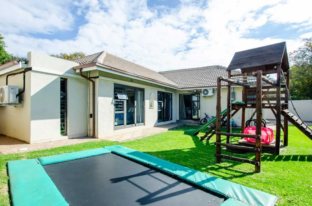 South Africa, Gauteng, Buurendal, Klipplaat Drive, 14