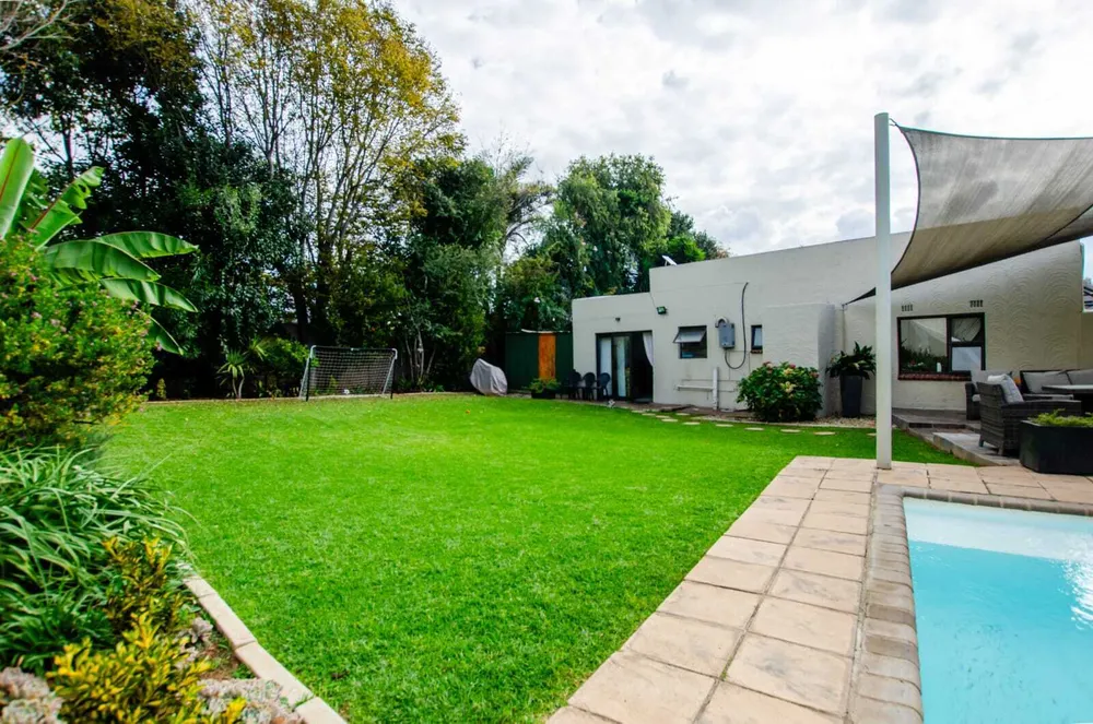 South Africa, Gauteng, Buurendal, Klipplaat Drive, 14