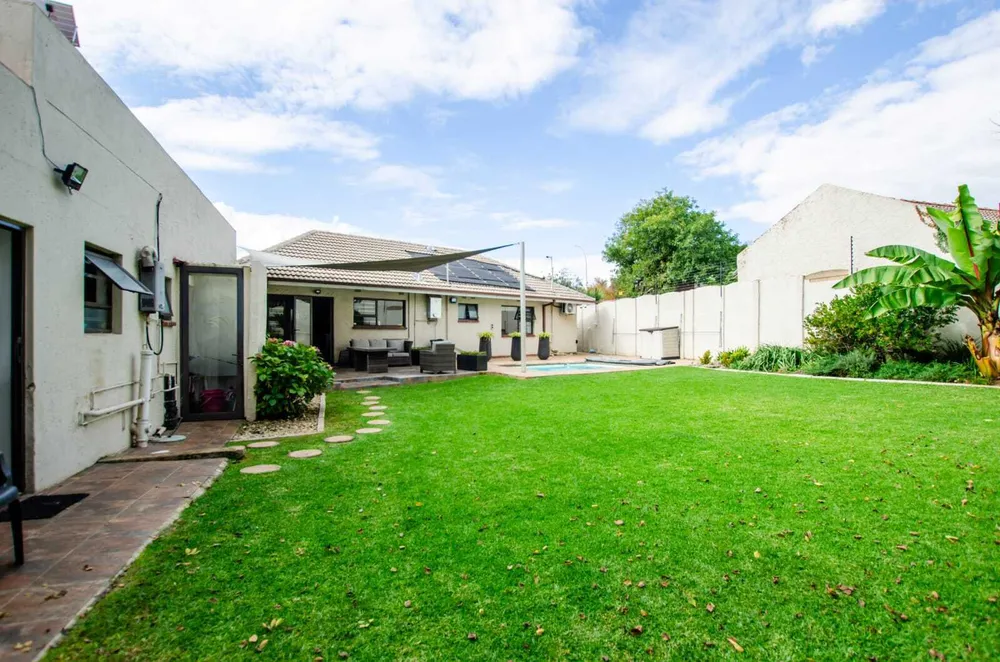 South Africa, Gauteng, Buurendal, Klipplaat Drive, 14