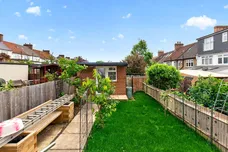 Lingwell Road, London