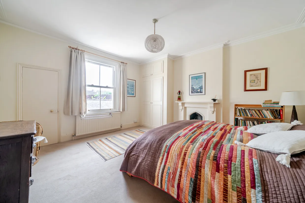 Milbourne Lane, Esher, KT10 photo 12