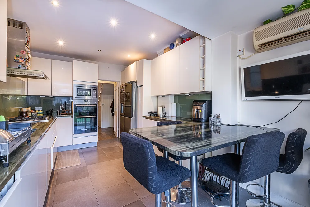 Strathearn Road, London, SW19 photo 6