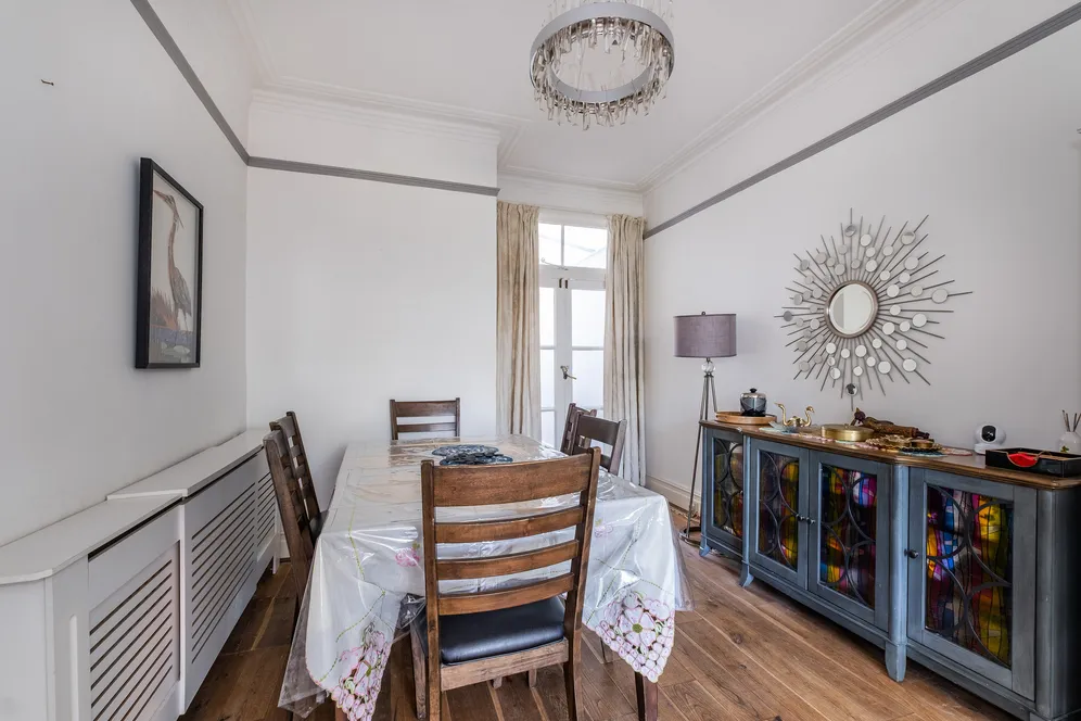 Strathearn Road, London, SW19 photo 9