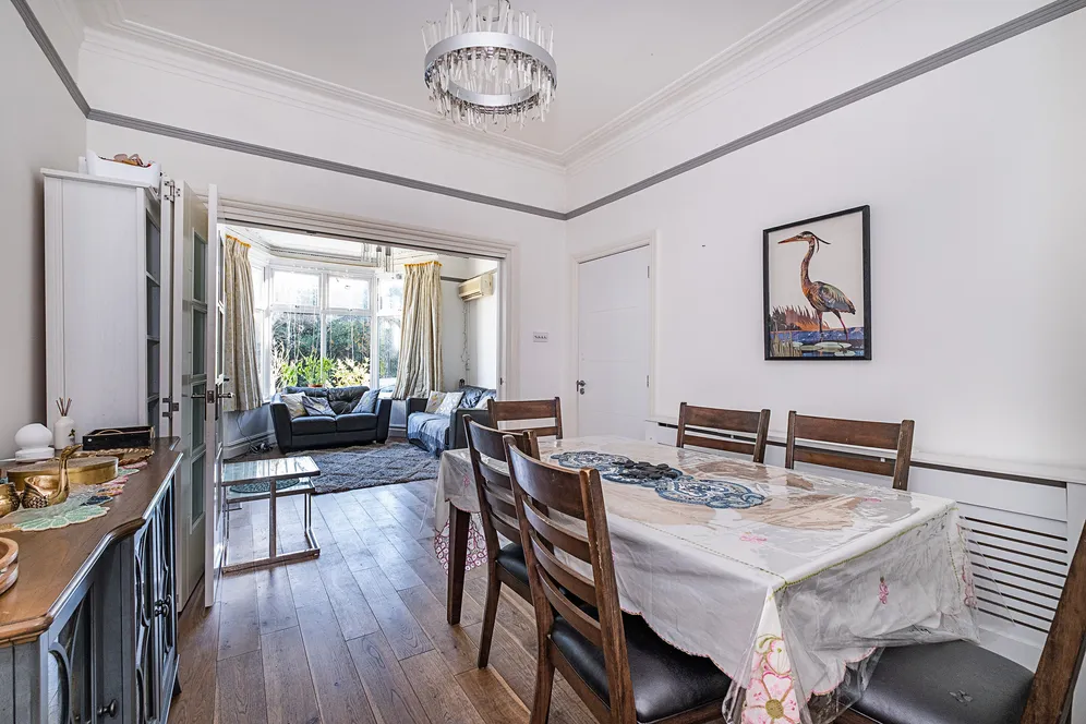 Strathearn Road, London, SW19 photo 11