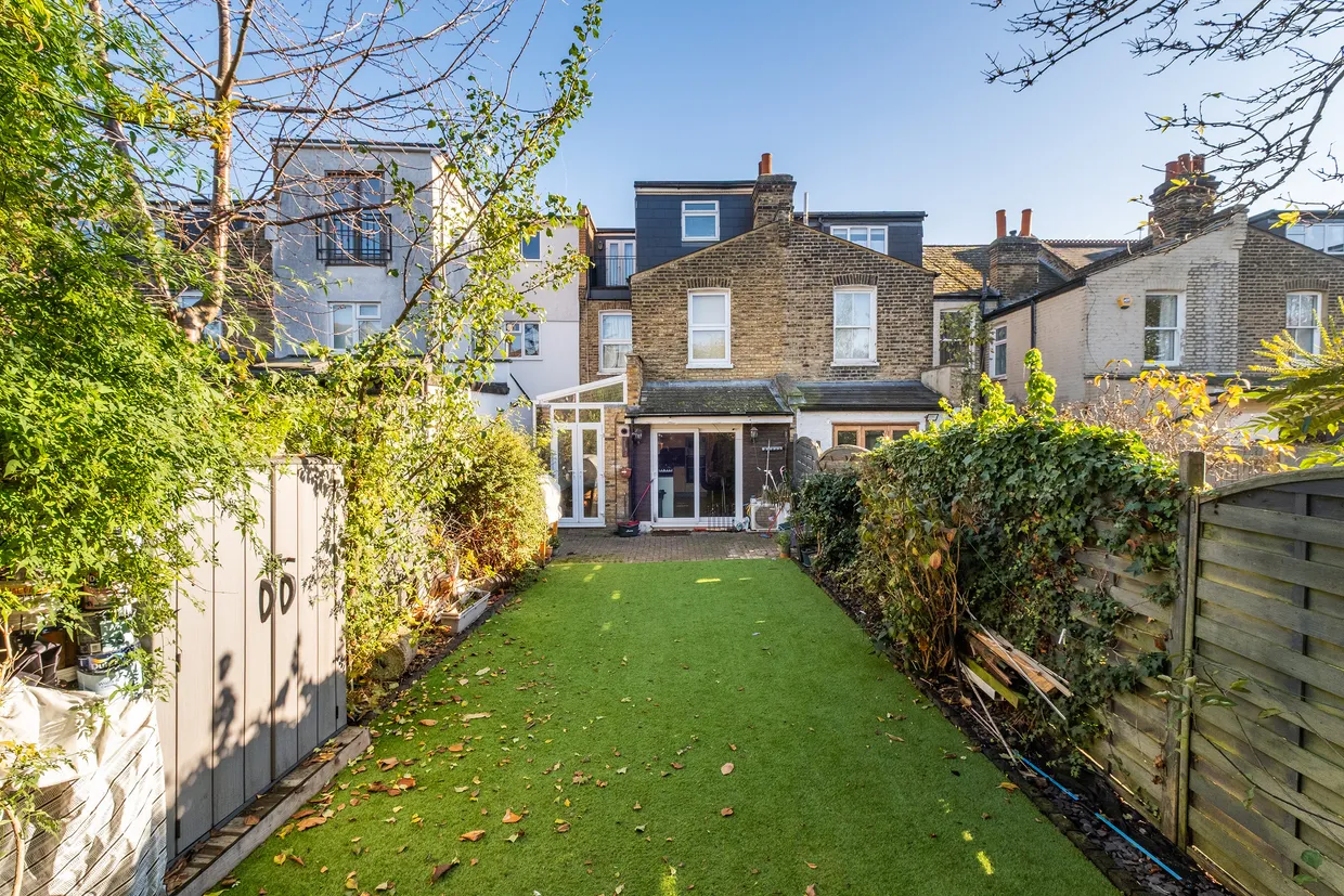 Strathearn Road, London, SW19 photo 13