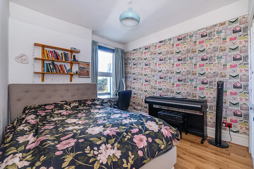 Strathearn Road, London, SW19 photo 16